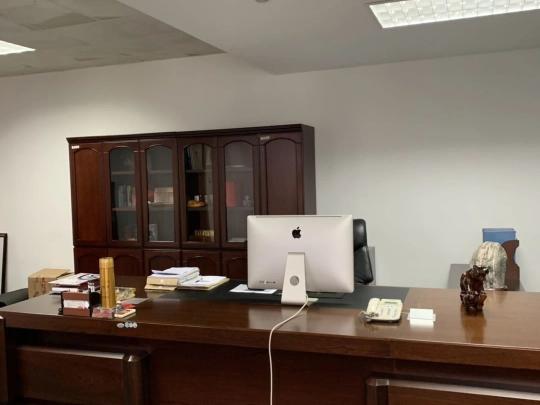 地鐵大廈1000平，急租包稅價只租50帶辦公家具